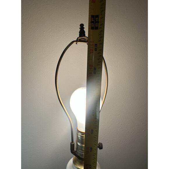 Vintage Floral Porcelain Table Lamp Hand Painted Roses Brass Base Works - Picture 6 of 8